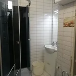 Hanga Apartment *