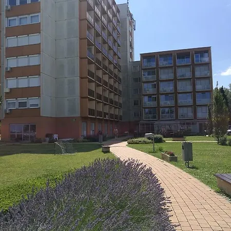 Hanga Lägenhet *